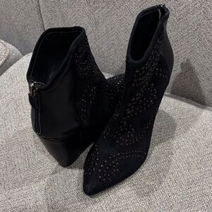 Lola Cruz size 38 Elegant Black Women's Ankle Boots